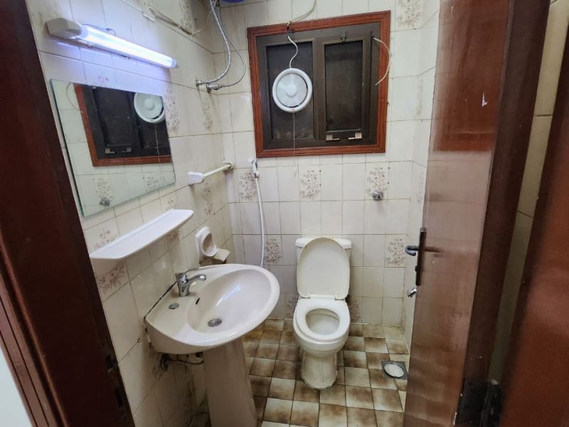 Private Room With Separate Bathroom Available For Rent In Al Muraqqabat Deira AED 2800 Per Month